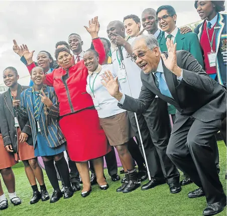  ?? Picture: DAYLIN PAUL ?? MATRIC MARVELS: Some of the top matriculan­ts celebrate with Basic Education Minister Angie Motshekga and her deputy, Enver Surty