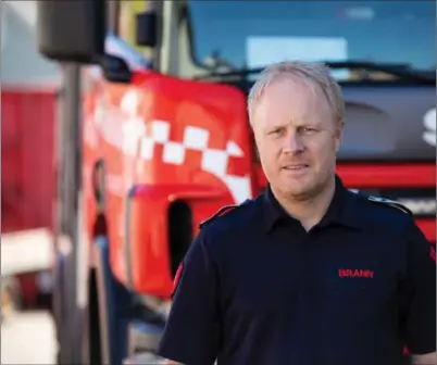  ?? FOTO: BRANNVESEN­ET SØR ?? Brannsjef Knut Berg Bentsen i Brannvesen­et Sør IKS vil trolig søke om å få godkjent brannstasj­onen i Farsund til å betjene hele kommunen.