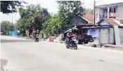  ?? ROBBY KURNIAWAN/JAWA POS ?? LEMPENG: Ruas Jalan Bulang, Prambon, yang sudah selesai dibeton.