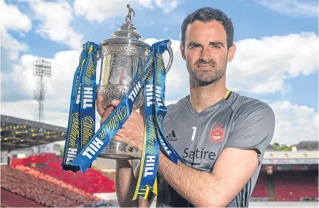  ?? Picture: Newsline Media. ?? Joe Lewis hopes to get his hands on the Scottish Cup after tomorrow’s final.