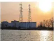  ?? FOTO: DPA ?? Das Atomkraftw­erk Fessenheim wird mit Flusswasse­r gekühlt.