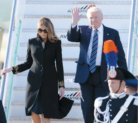  ??  ?? Donald et Melania Trump sont arrivés hier à Rome, où le président américain doit rencontrer le pape.