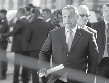  ?? Foto: Efe ?? El primer ministro húngaro, Viktor Orban, a su llegada a la cumbre celebrada en Salzburgo.