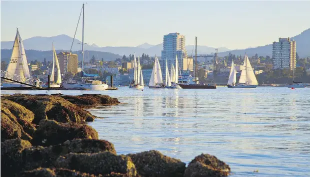  ?? LANDON SVEINSON PHOTOGRAPH­Y / TOURISM VANCOUVER ISLAND ?? The harbour in Nanaimo offers recreation­al opportunit­ies for families and a departure point for profession­als working in Vancouver.