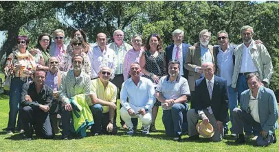  ?? JESÚS G. FERIA ?? El 12 de junio tuvo lugar un encuentro con muchos de los que trabajaron en esta iniciativa esos primeros años; entre ellos pilotos, mecánicos, médicos, enfermeros y altos cargos del Ministerio de Sanidad y la DGT de la época como Arancha Menchaca, Rafael Moro, Tur, Paco Grande, Carmen Alibertch, José Ramón Luis Yagüe, Antonio Hernando, Luis Alberto Rodríguez, Carlos Muñoz Repiso, Carlos Sánchez, Daniel Arroyo, Eduardo Seco y Juan Carlos Medina.