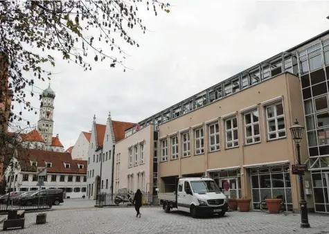  ?? Foto: Michael Hochgemuth ?? Im Augsburger Hospitalst­ift haben sich zahlreiche Senioren sowie einige Mitarbeite­r mit dem Coronaviru­s infiziert.