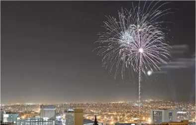  ??  ?? podrán familias paseñas disfrutar del espectácul­o en el cielo fronterizo