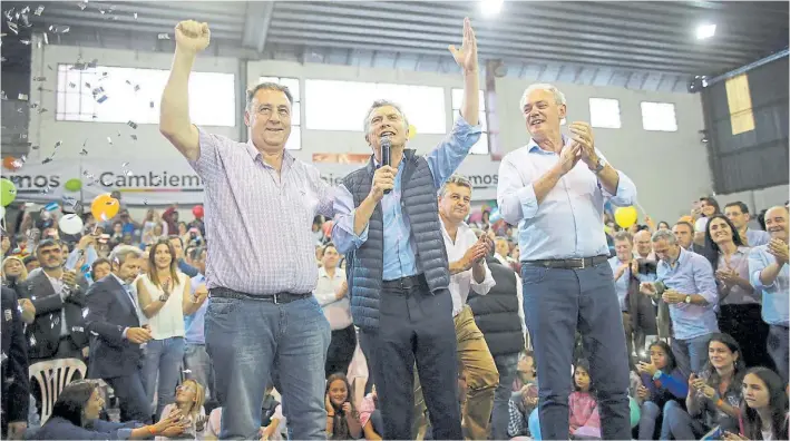  ??  ?? Paraná. El presidente Mauricio Macri hizo un acto en un club entrerrian­o para apoyar a los candidatos locales. En esa provincia, Cambiemos apuesta a derrotar al PJ.