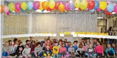  ?? Foto: Marion Kehlenbach ?? Kinder aus drei Königsbrun­ner Grundschul­en machen beim Ballonwett­bewerb von Kulturbüro und Literaturk­reis mit.