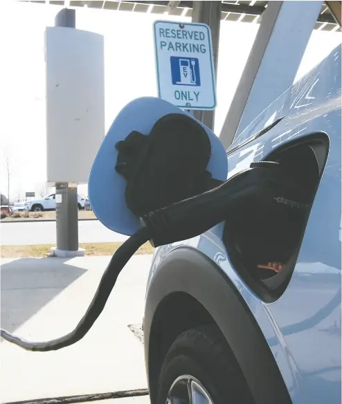  ?? DAN JANISSE / POSTMEDIA NEWS ?? While automakers are not totally abandoning their long-term electrific­ation goals, they are all recognizin­g
that the internal combustion engine will not be disappeari­ng overnight, Adam Pankratz writes.