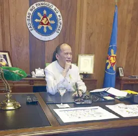  ??  ?? Photos by JOANNE RAE RAMIREZPre­sident Noynoy Aquino in his office at Malacañang.