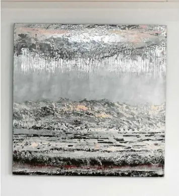  ?? Foto: Ulrich Wagner ?? Eine typische Arbeit von Bruno Kurz: Die Horizontal­e dominiert, eine Landschaft wird in den Raum aufgespann­t, Wellen und Wolken türmen sich.