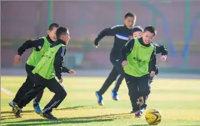  ?? DING GENHOU / XINHUA ?? Boys play soccer, traditiona­lly seen as a male pastime. Yang Xiong, researcher at the Shanghai Academy of Social Sciences