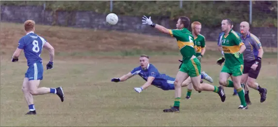  ??  ?? Action from the SFC clash of St Patrick’s and Annacurra in Pearse’s Park, Arklow. Photos: Paul Messitt