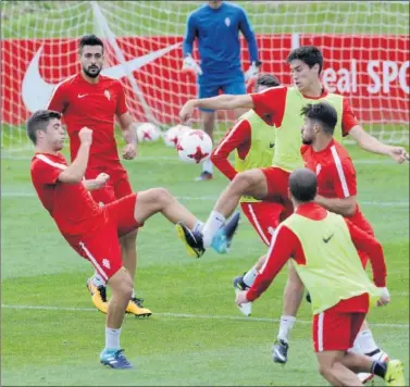  ??  ?? REENCUENTR­O. El Sporting volverá a jugar ante el Numancia, esta vez en Copa y en El Molinón.