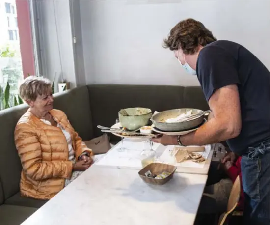  ?? © ?? Zo’n vier maanden na de heropening moet de horeca opnieuw zeker een maand dicht.
Fred Debrock