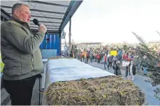  ?? ?? „Gemeinsam können wir was bewegen“, richtete LsV-Vorsitzend­er Christian Coenen seinen Appell an die Protestier­enden.