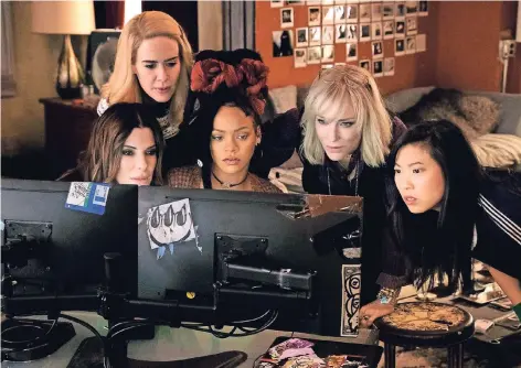  ?? FOTO: DPA ?? Eine Bande aus Stars (v.l.): Sandra Bullock, Sarah Paulson, Rihanna, Cate Blanchett und Awkwafina.