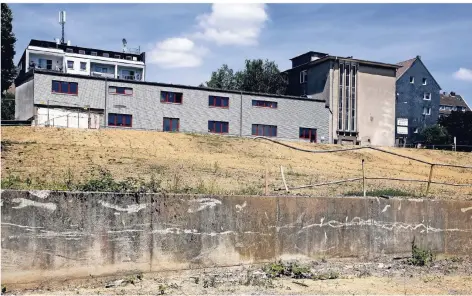  ?? FOTO: ROLAND KEUSCH ?? Unterhalb der Kraftstati­on entsteht das „Grüne Wohnzimmer Stachelhau­sen“.