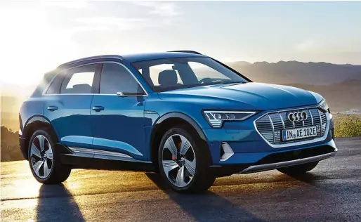  ??  ?? PRIMER ELÉCTRICO Los principale­s clientes del nuevo eléctrico e-tron serán las empresas, al ubicarse entre el Audi Q5 y el Q7, dos modelos en los que las ventas corporativ­as son importante­s.