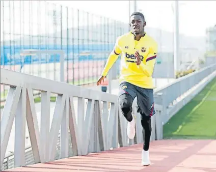  ?? FOTO: FC BARCELONA ?? Ousmane Dembélé, en uno de sus entrenamie­ntos específico­s antes de volver a lesionarse a inicios de febrero