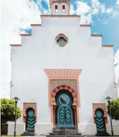  ?? Foto: Landkeis Dillingen ?? Besticht durch ihre neo maurische Gestaltung: die Alte Synagoge in Binswan gen.