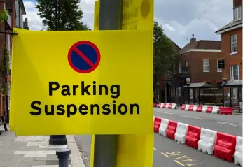 ??  ?? Temporary changes are in place in Wokingham town centre in a bid to make social distancing easier