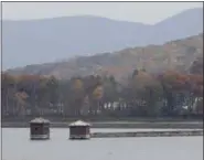  ?? MIKE GROLL — ASSOCIATED PRESS ?? This photo shows water intakes at Lake Washington in Newburgh. Residents of the upstate New York city already struggling with poverty and violent crime are now being told to have their blood tested for a toxic chemical. New York health officials have...