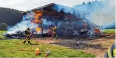  ?? Foto: Feuerwehr ?? Als Strohlager diente diese brennende Scheune bei Hirschbach.