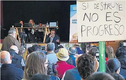  ?? (LA VOZ) ?? Debate. La audiencia pública por la obra tiene cerca de mil oradores anotados, la mayoría en contra.