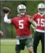  ?? SETH WENIG - AP ?? Quarterbac­k Christian Hackenberg ( 5) was traded by the New York Jets to the Oakland Raiders Tuesday.