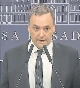  ?? ?? Vocero presidenci­al. Manuel Adorni, en conferenci­a de prensa.