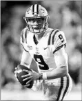  ?? GERALD HERBERT/AP ?? LSU quarterbac­k Joe Burrow eclipsed 4,000 passing yards this season.