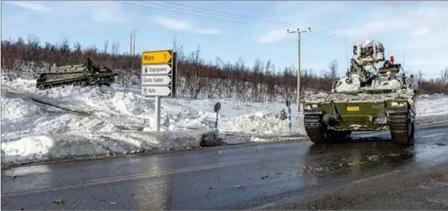  ?? ?? Soahtevovn­nat Sis-finnmárkku­s. Dán jagi dálvehárje­hallamis ledje olu militeara doaimmat guovlluin gos ná viidát ii hárjehallo. Govva: Synne Nilsson, Forsvaret