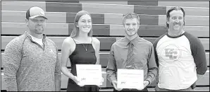  ?? Submitted photo ?? Among many awards, given on VCPS Senior Night, is the 2022 Todd Heck Memorial Scholarshi­p. This year’s recipients are Peyton Pederson (middle left) and Conner Pfennig (middle right). Awarding
scholarshi­p’s are Todd’s sons Jordyn (far left) and Aaron (far right).