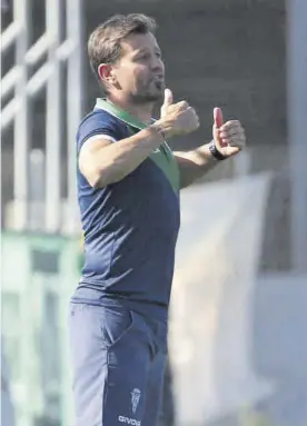  ?? ERASMO FENOY / LOF ?? Manuel Mosquera, ayer en el Estadio Ciudad de La Línea.