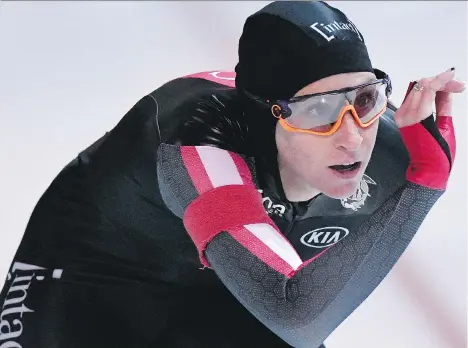  ?? JENS MEYER/THE ASSOCIATED PRESS ?? Speedskate­r Ivanie Blondin competes in the women’s 3,000 metres in Erfurt, Germany, on Sunday.