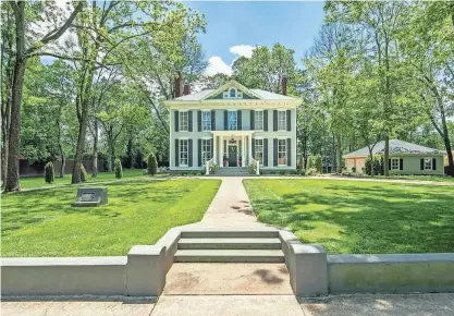  ?? PROVIDED BY RICHARD CRABTREE/MURNEY ASSOCIATES ?? 1260 E. Walnut St., the oldest standing house in Springfiel­d. The home is mentioned as the “horse farm” in the biographie­s of Laura Ingalls Wilder.