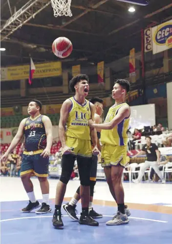  ??  ?? SPRINTING PLAYERS. University of Cebu ace Isaiah Blanco said their summer sessions at the Cebu City Sports Center made the players think they were training to be sprinters.