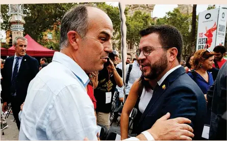  ?? ?? El secretario general de Junts, Jordi Turull, y el presidente de la Generalita­t y dirigente de ERC, Pere Aragonès, en una imagen de archivo.