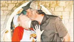  ?? GWEN STEFANI/INSTAGRAM ?? Gwen Stefani and Blake Shelton made their engagement Instagram official in October after dating for five years.