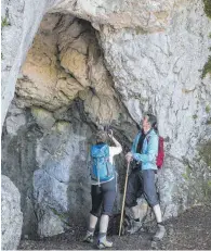  ?? FOTO: DBL ?? Die Schwäbisch­e Alb ist reich an Höhlen, meist von Wasser aus dem Kalk gewaschen. Am Sonntag stehen viele offen.