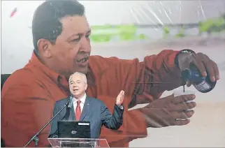  ?? EL PAÍS ?? Caracas. El exministro de Petróleo de Venezuela, Rafael Ramírez, durante un discurso en la sede de PDVSA en 2013.