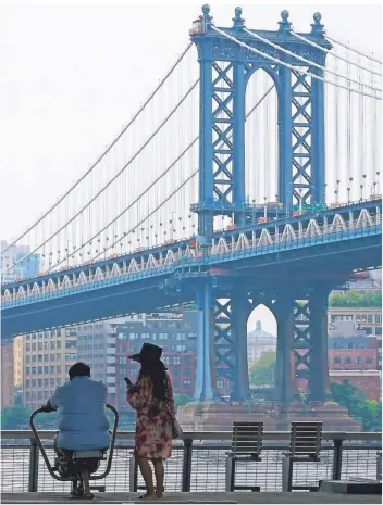  ?? FOTO: MARY ALTAFFER/AP ?? Die Brooklyn-Bridge mit Blick auf Manhattan, New York.