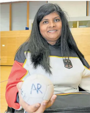  ?? FOTO: WIECK ?? Para-Boccia-Spielerin Anita Raguwaran aus Dudweiler will sich am Wochenende in Portugal für die Paralympic­s qualifizie­ren. Es ist das einzige und demnach entscheide­nde Qualifikat­ions-Turnier.