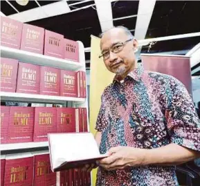 ?? [FOTO KHAIRUL AZHAR AHMAD /BH] ?? Wan Mohd Nor Wan Daud di Pesta Buku Antarabang­sa Kuala Lumpur 2019, baru-baru ini.