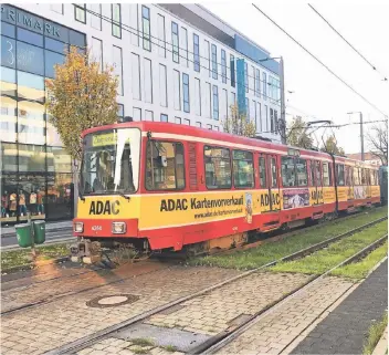  ?? RP-FOTO: STI ?? Soll man die K-Bahn (U76) nach Hüls oder Verberg weiterführ­en? Fachleute raten ab: Die Spurbreite passe nicht zu den bestehende­n Gleisen, und die Bahnen passten mit ihrer Höhe schlecht ins Stadtbild.