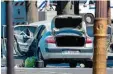  ?? Foto: afp ?? Mit diesem Auto rammte der Angreifer einen Polizeiwag­en.