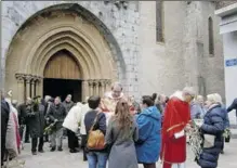  ??  ?? La fête des Rameaux l’an dernier devant l’église de St Girons