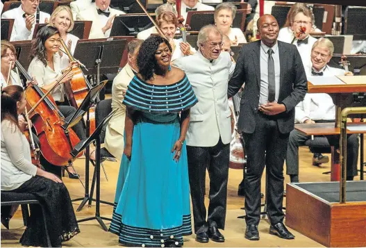  ?? Picture: Supplied ?? Soprano Goitsemang Lehobye with conductor Osmo Vänskä and composer Bongani Ndodana-Breen.